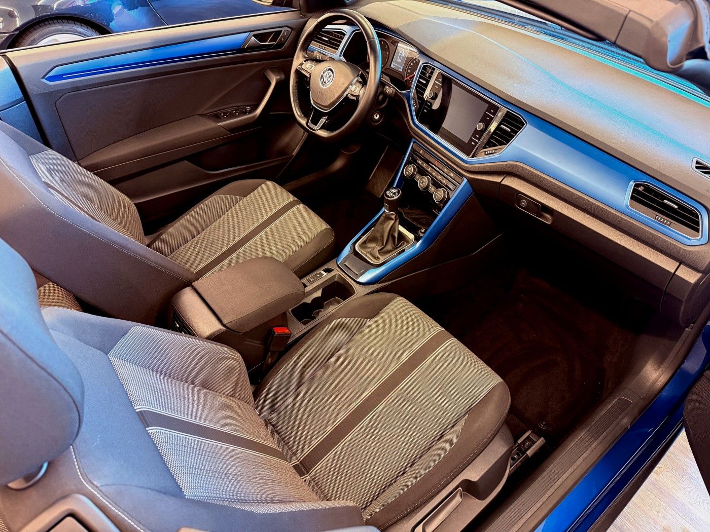 Volkswagen T-Roc 1.5 TSI - Samsaru's Car Outlet