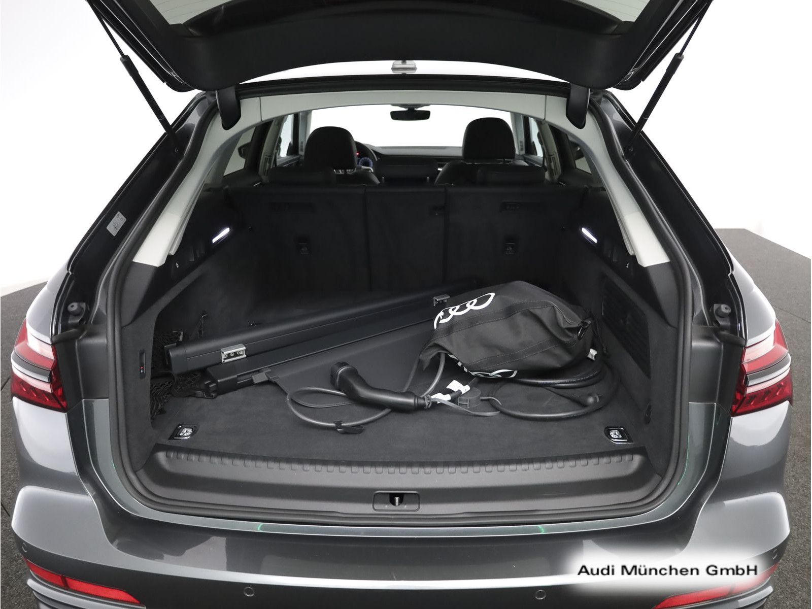 Audi A6 Avant 55 TFSI e qu. S line AHK/Kamera/Navi+