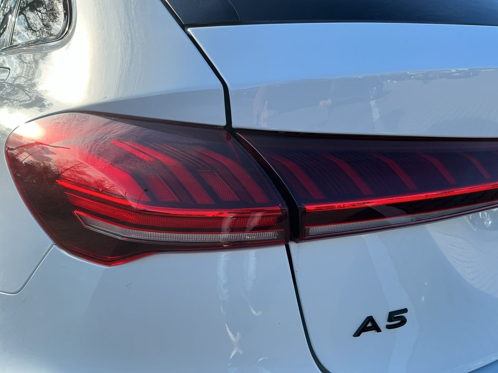 Audi A5 Avant e-hybrid 220kW S-LINE MATRIX+AHK+PANO