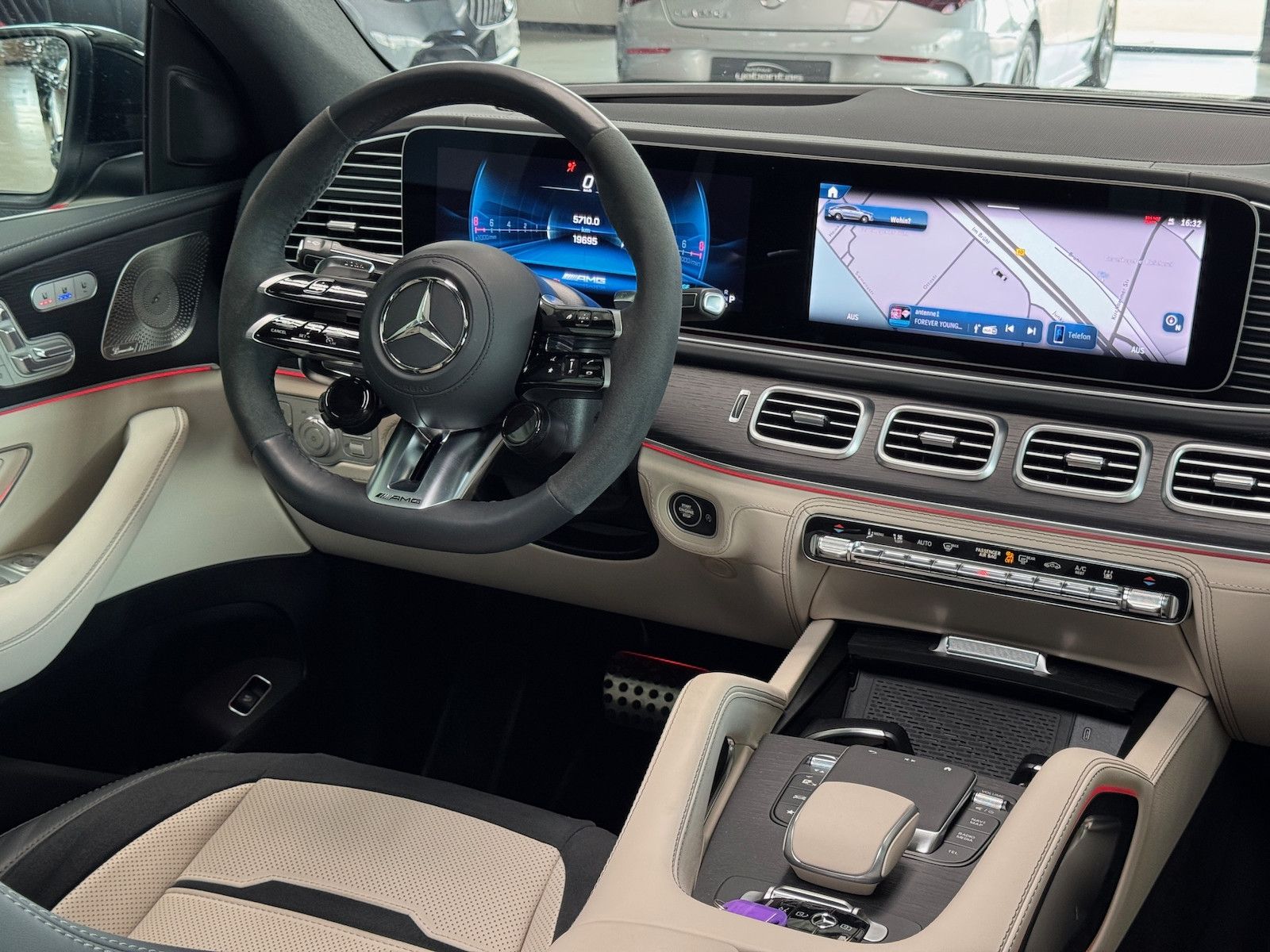 Mercedes-Benz GLE 63 S AMG 4M+ Coupe Pano AIRMATIC DISTRONIC P
