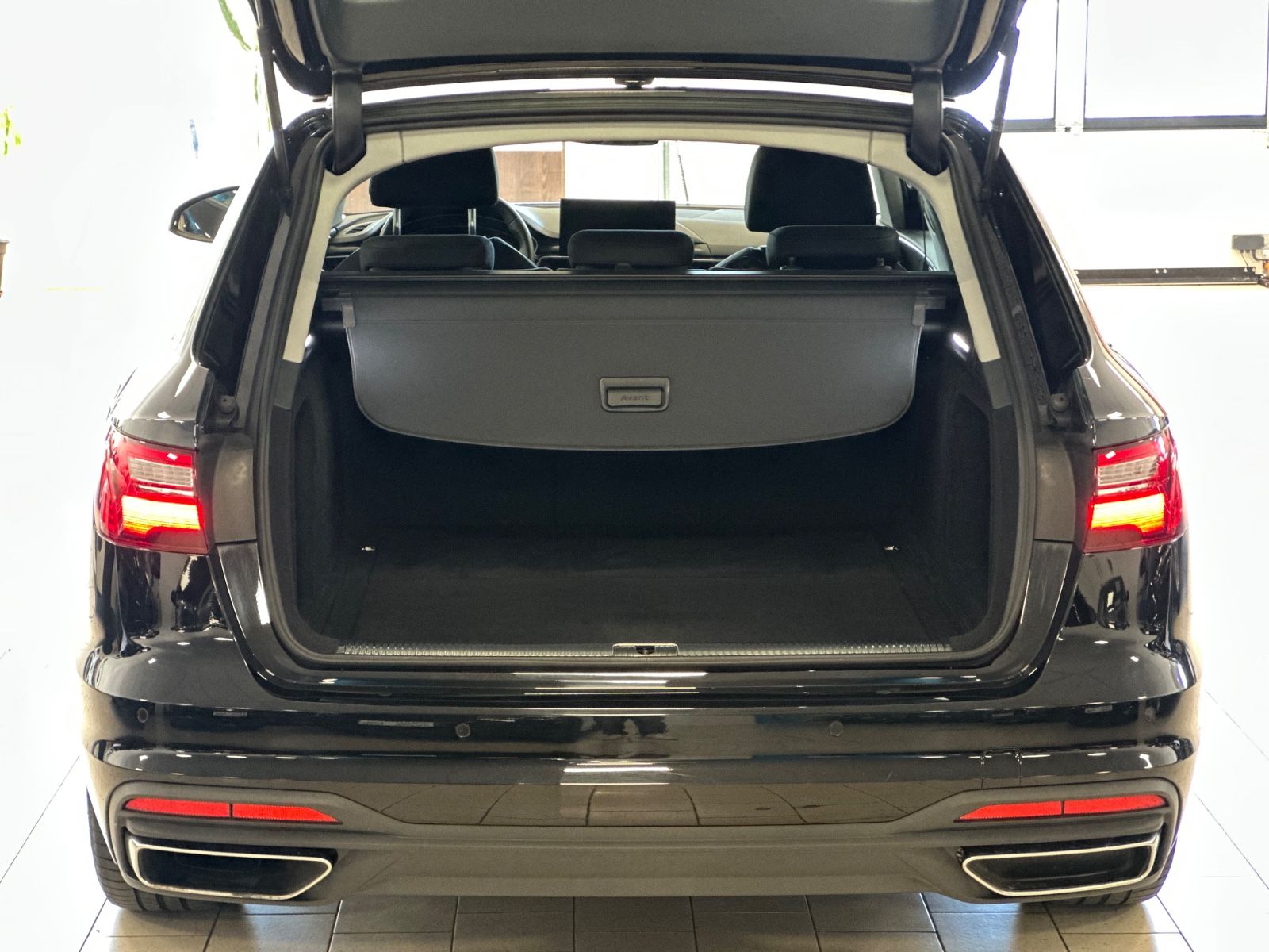 Audi A4 Avant 35 TDI Aut - Samsaru's Car Outlet