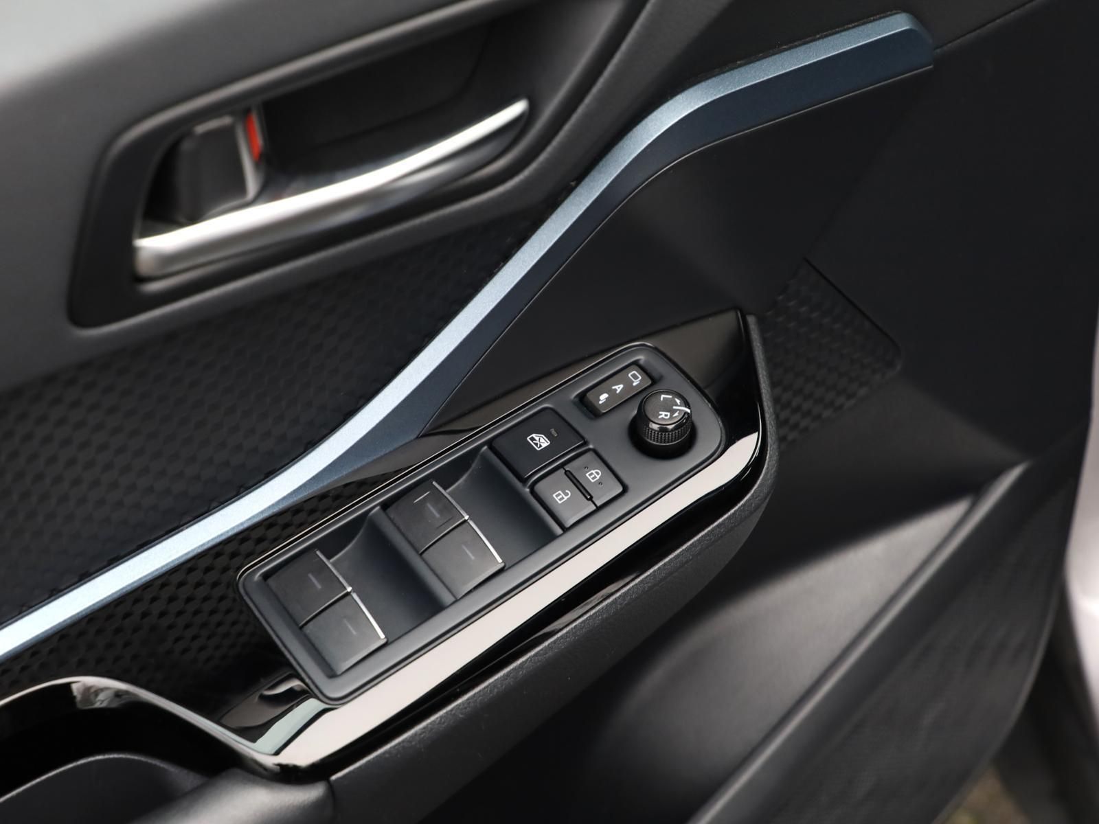 Toyota C-HR 2.0 Hybrid - Samsaru's Car Outlet