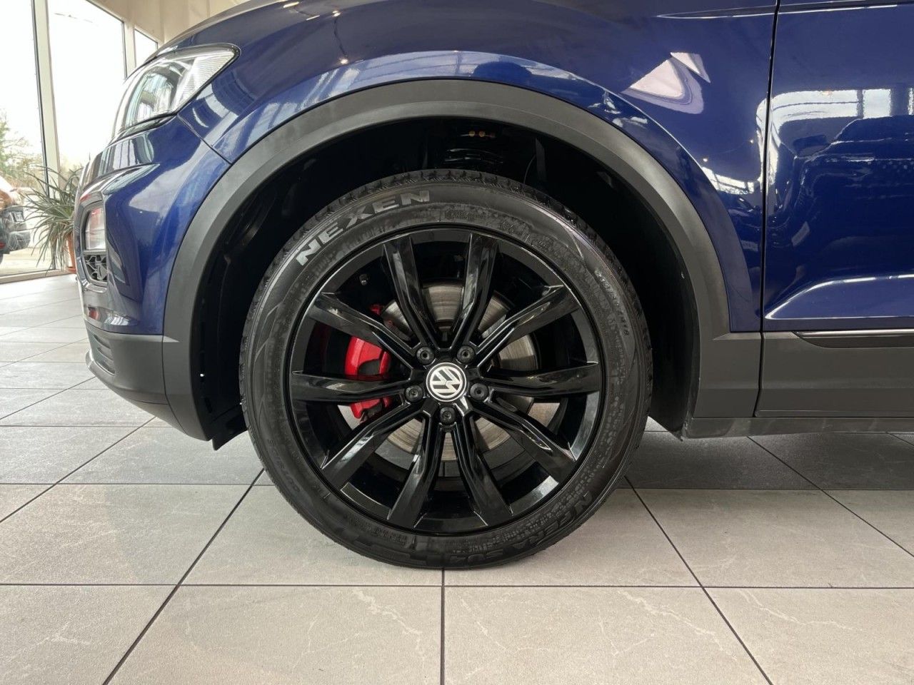 Volkswagen T-Roc Sport 4Motion 2.0 TSI DSG - Samsaru's Car Outlet