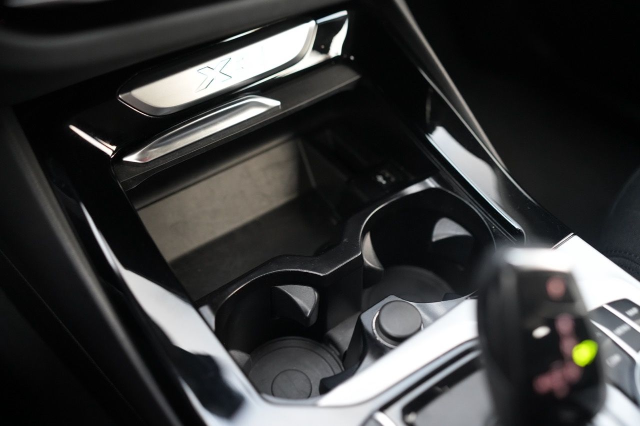 BMW X3 xDrive 20 i Advantage *LIVECOCKPIT*NAVI*