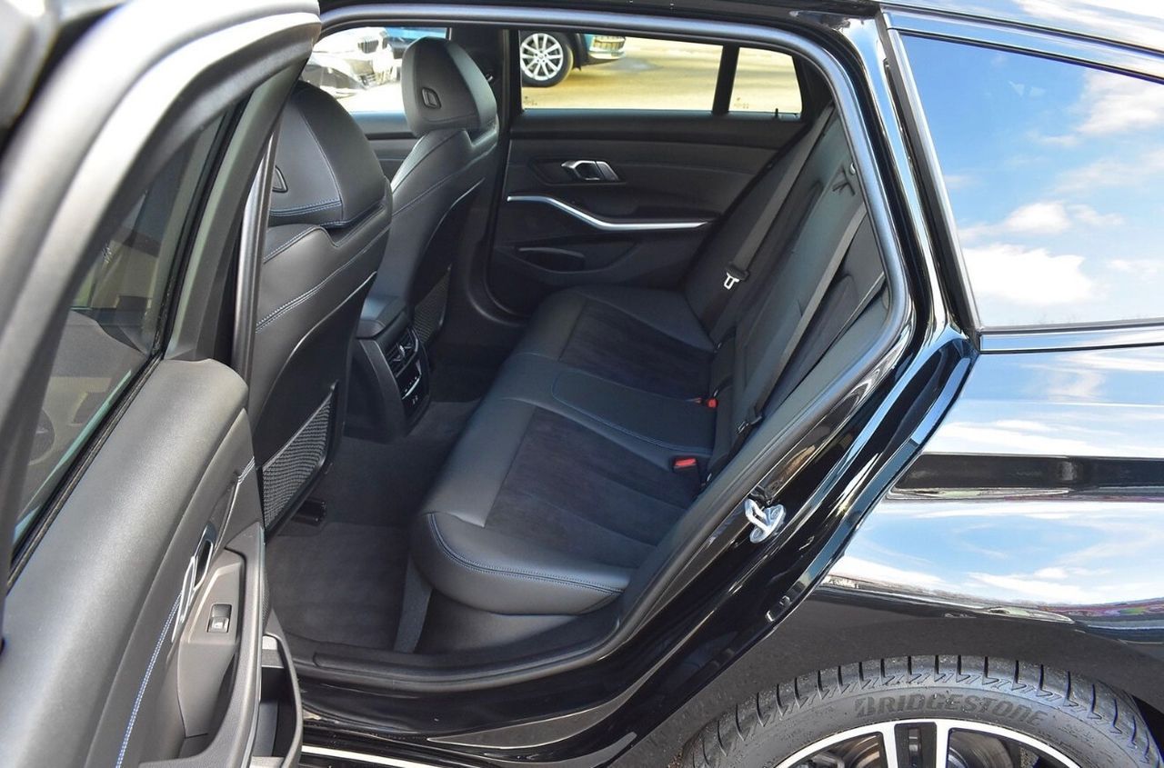 BMW Bmw 320d xDrive Touring Msport - Samsaru's Car Outlet