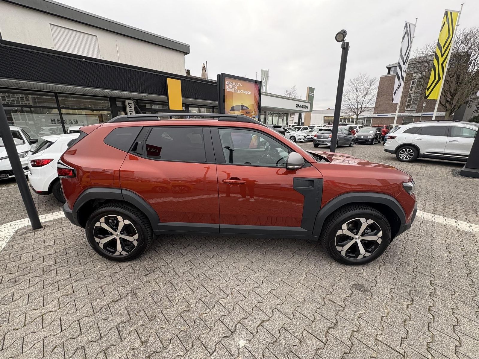 Dacia Duster III Journey Hybrid 140 1.6 E-Tech - Samsaru's Car Outlet