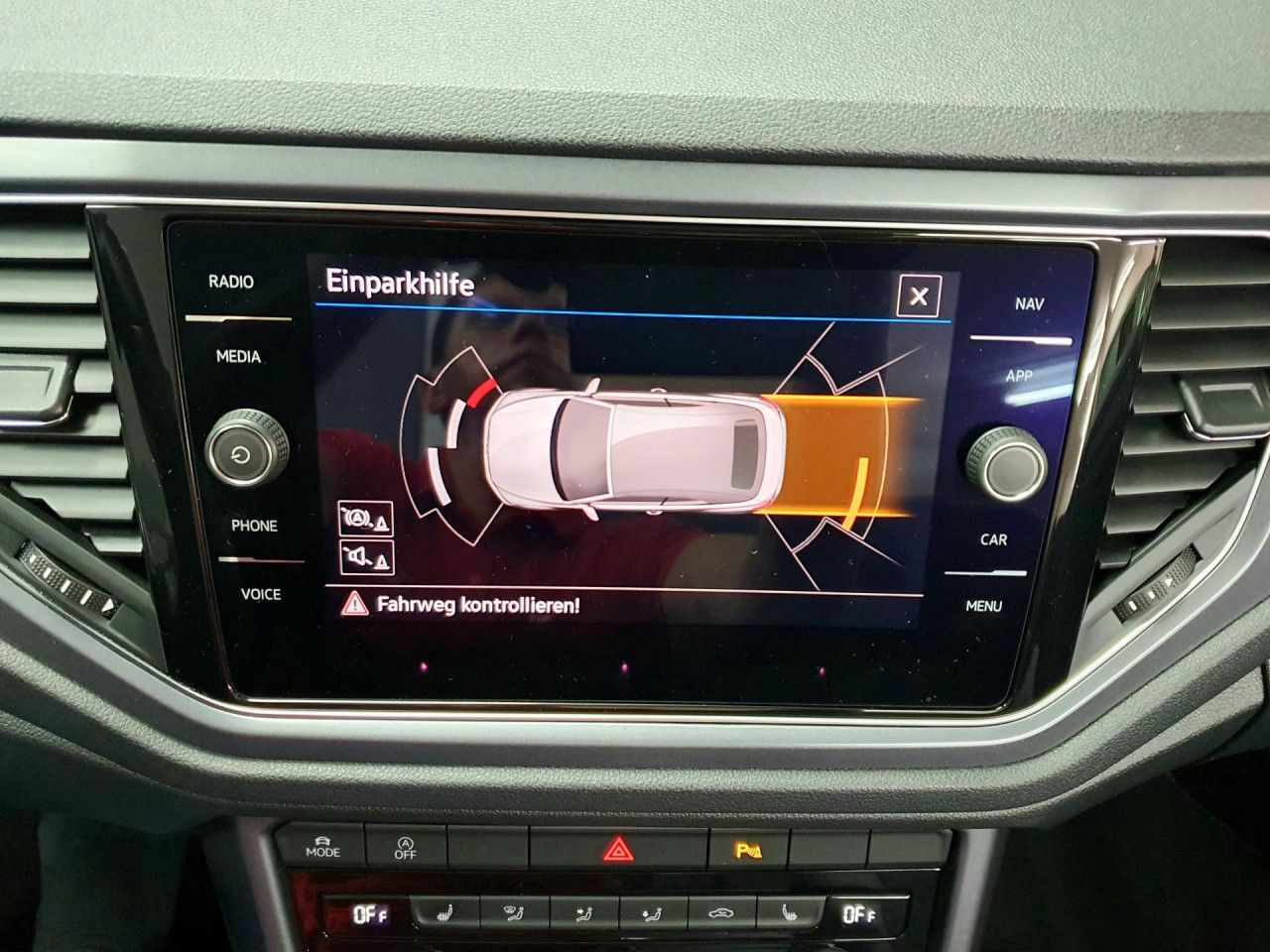 Volkswagen T-Roc 1.5TSI DSG R-Line - Samsaru's Car Outlet