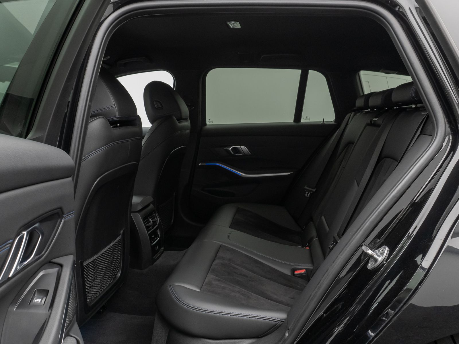 BMW 320d M Sport - Samsaru's Car Outlet
