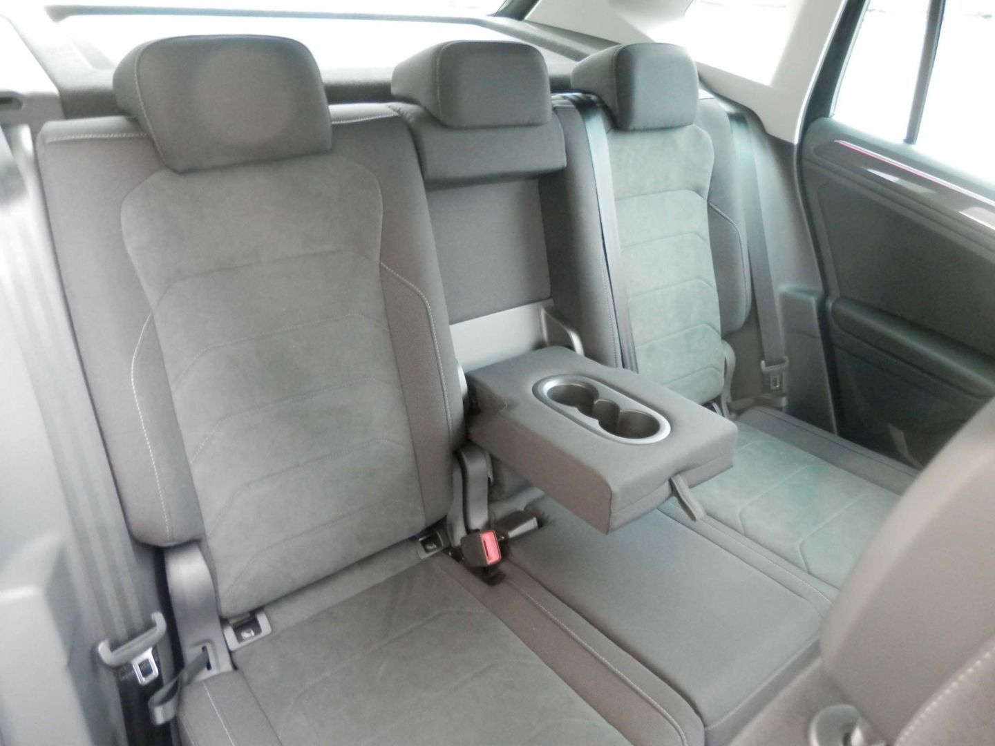 Volkswagen Tiguan Elegance - Samsaru's Car Outlet