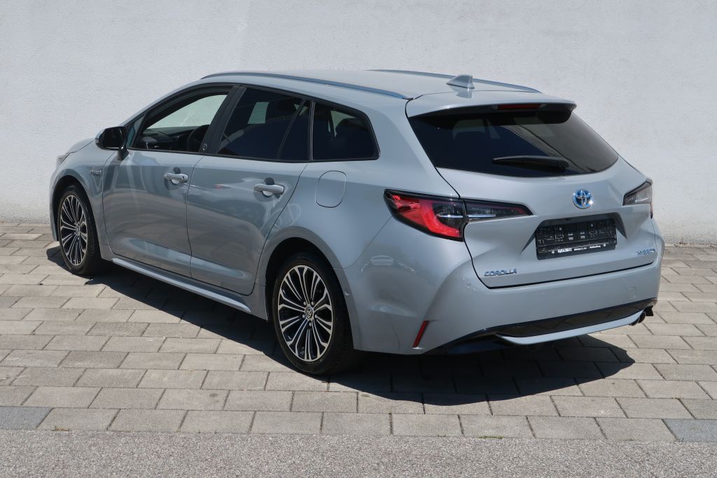 Toyota Corolla 2.0 Hybrid Touring S - Samsaru's Car Outlet