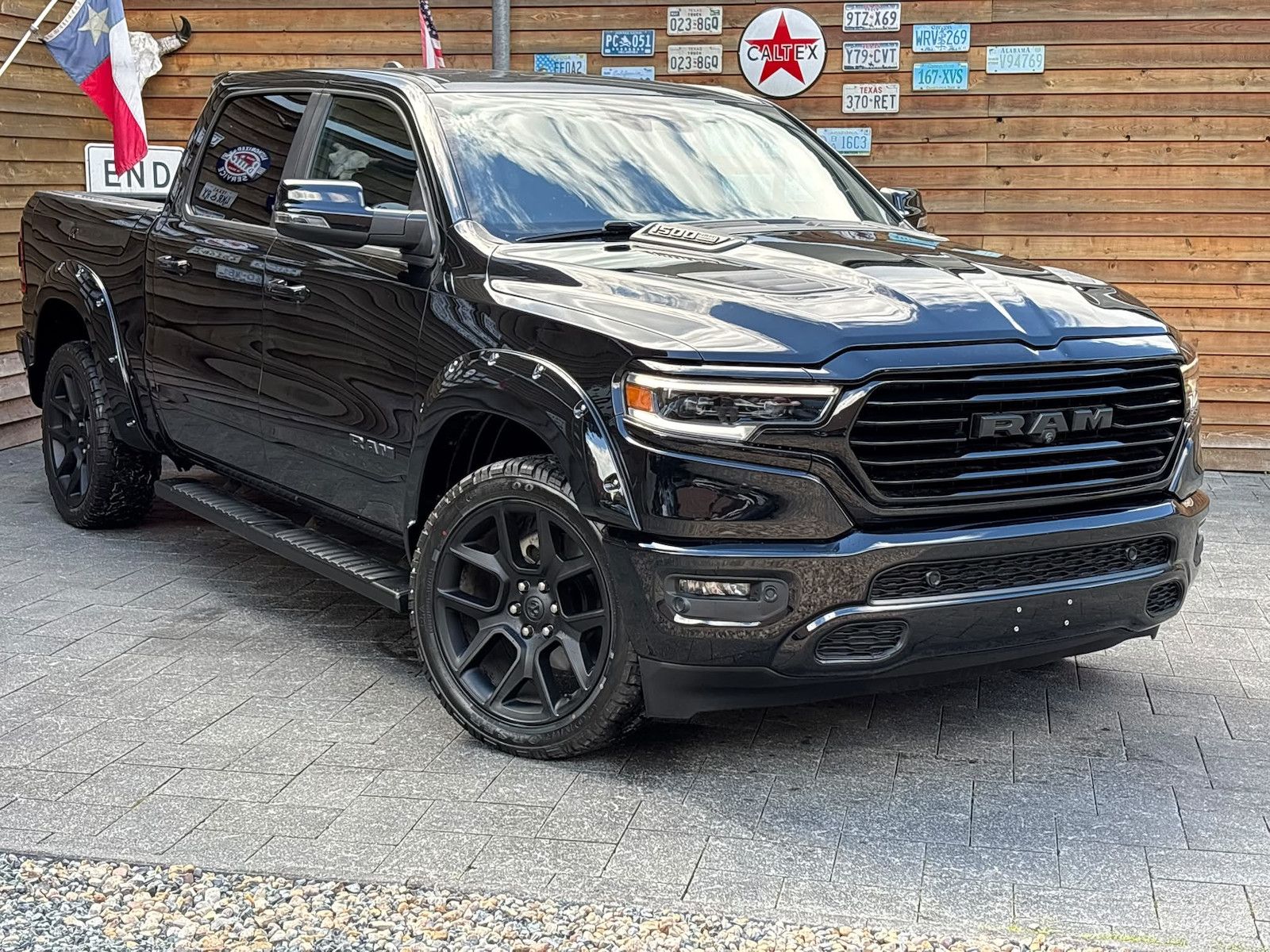 Dodge RAM 1500 Laramie Night Rambox 360° Alpine LPG