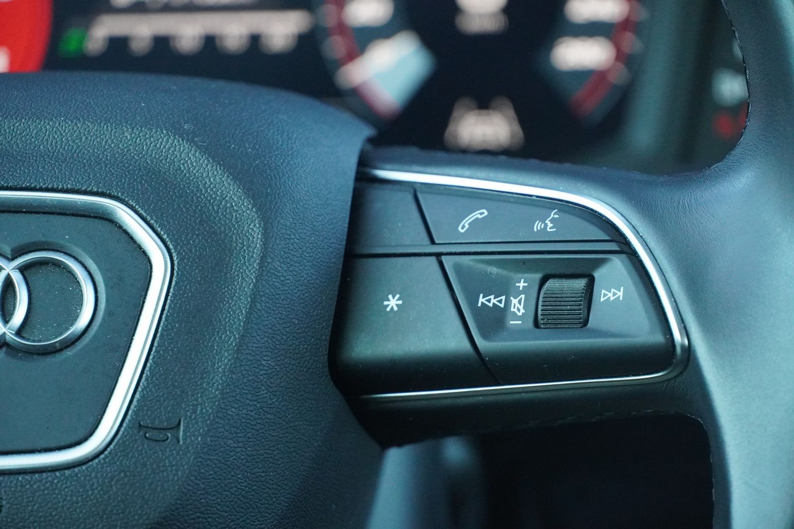 Audi Q3 35 TDI quattro advanced - Samsaru's Car Outlet