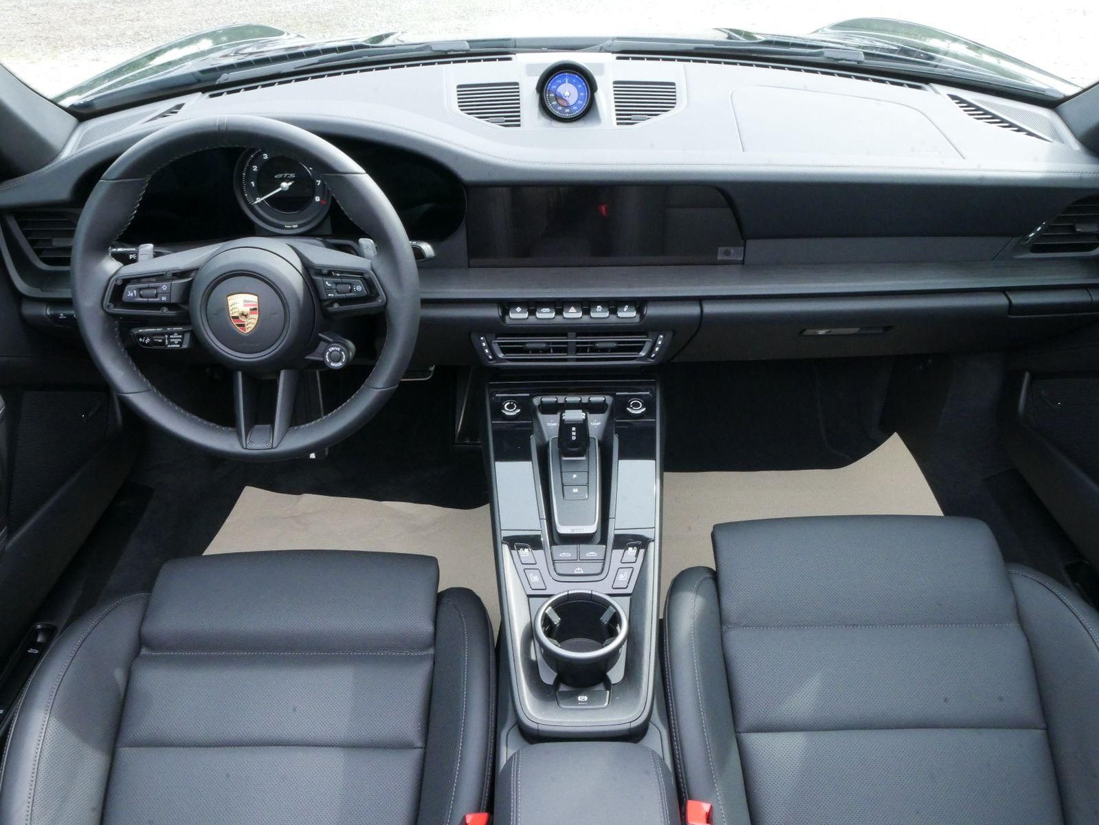 Porsche 911 Carrera GTS - Samsaru's Car Outlet