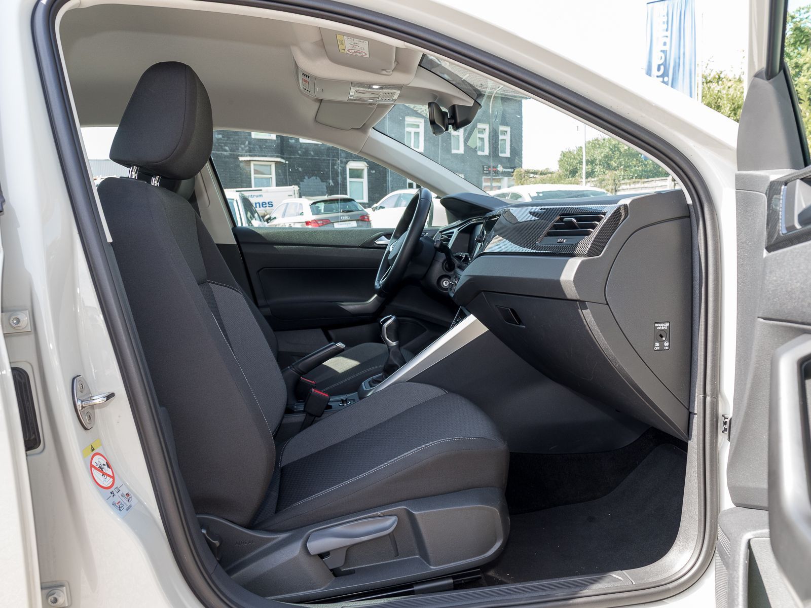 Volkswagen Taigo 1.0 TSI LIFE - Samsaru's Car Outlet