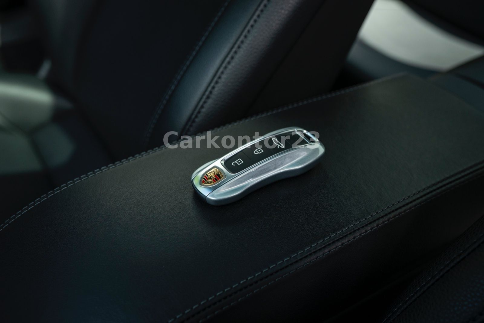 Porsche 992 Carrera - Samsaru's Car Outlet