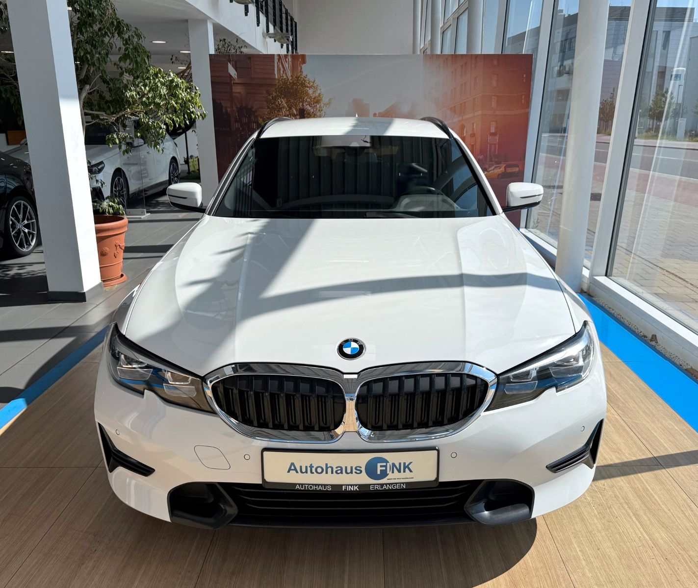 BMW 320d Touring Sport Line - Samsaru's Car Outlet