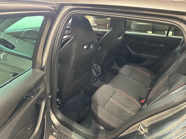 Skoda Octavia Combi RS - Samsaru's Car Outlet