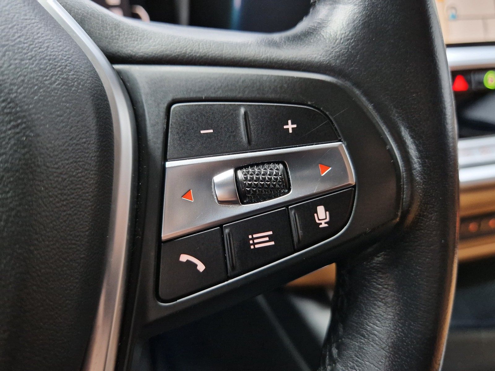 BMW 330 e Sport Line - Samsaru's Car Outlet