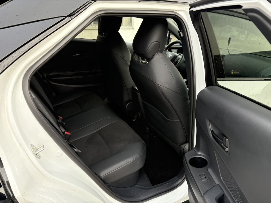Toyota C-HR 2.0 Hybrid AWD GR SPORT Premiere