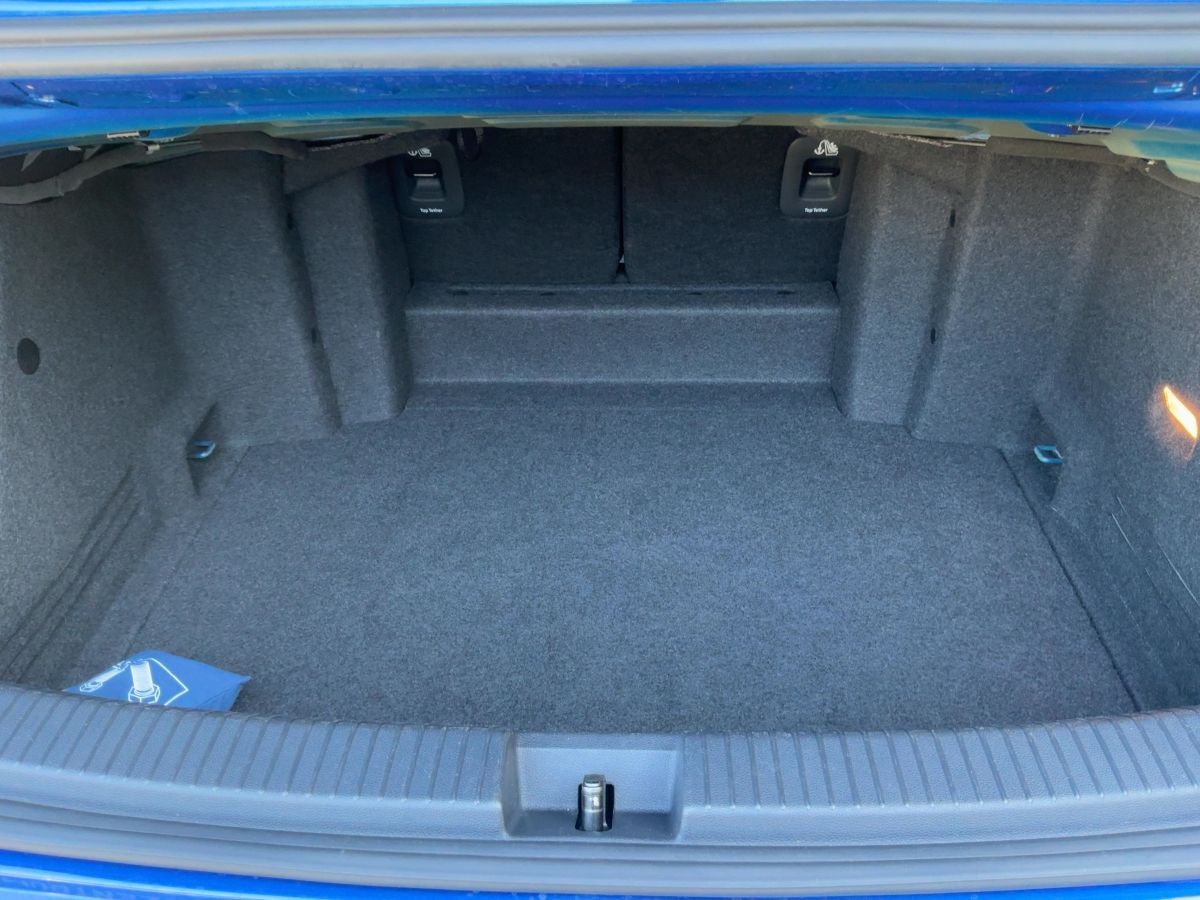 Volkswagen T-Roc 1.0 TSI BLACK STYLE - Samsaru's Car Outlet
