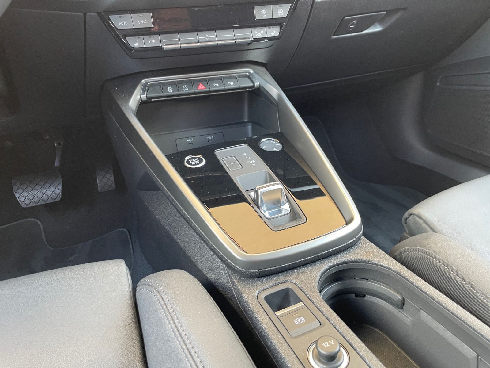 Audi A3 Sportback 40TDI quattro S-trc Navi LED Leder