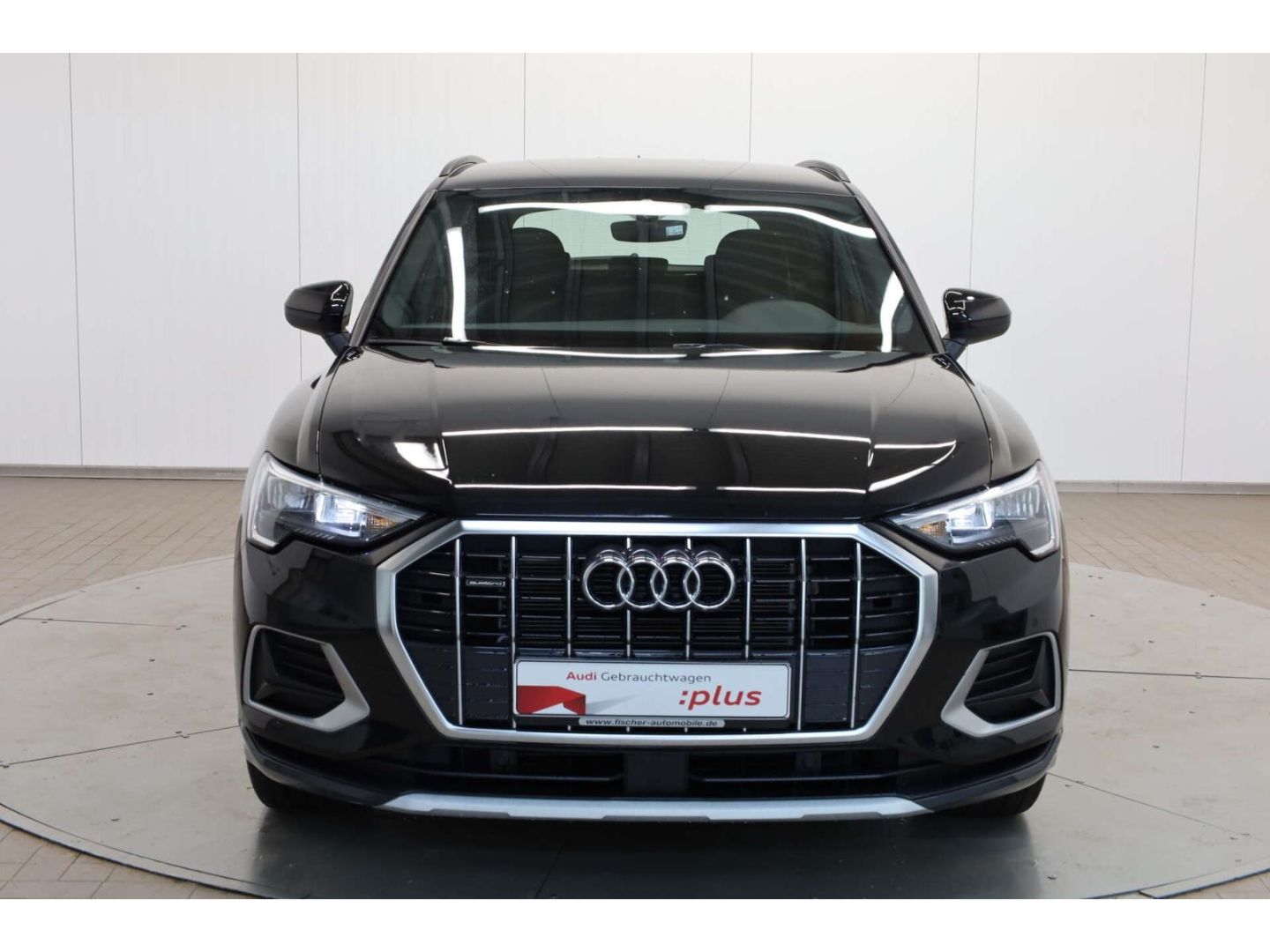 Audi Q3 40 TFSI qu. advanced - Samsaru's Car Outlet