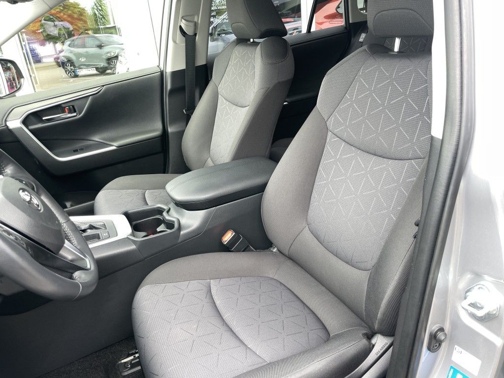 Toyota RAV 4 2.5 Hybrid Team - Samsaru's Car Outlet