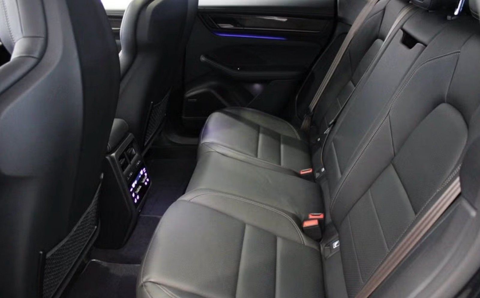 Porsche Macan Electric 4P-DISPLAY*PSM*RS-SPYDER DESIGN