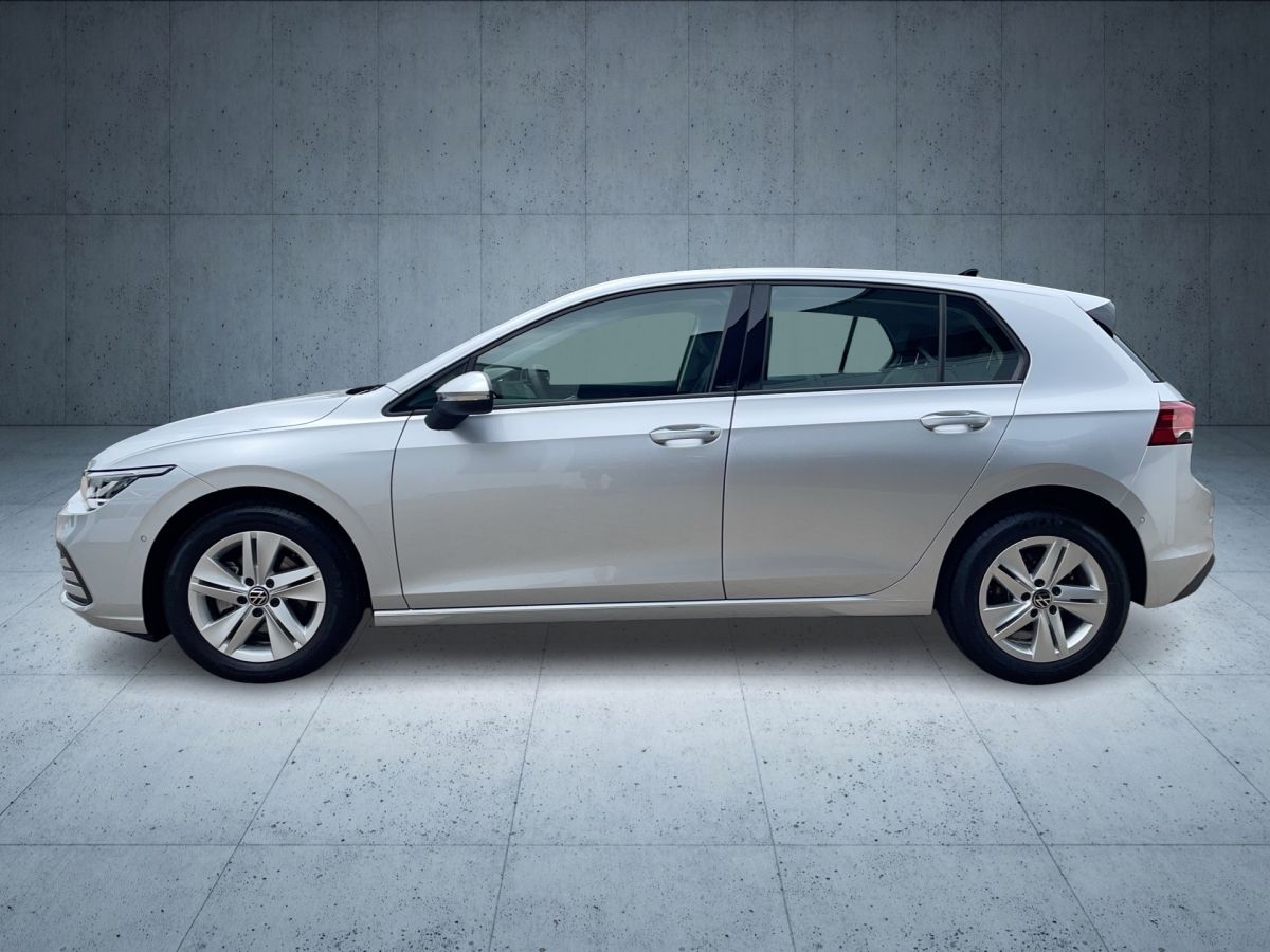 Volkswagen Golf VIII Life 1.5 TSI - Samsaru's Car Outlet