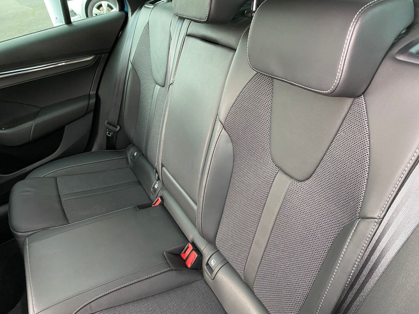 Skoda Octavia Combi 1.5 TSI Style - Samsaru's Car Outlet