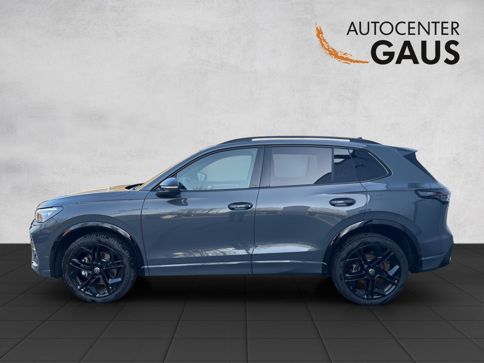 Volkswagen Tiguan R-Line 2.0 TDI DSG 4M AHK*Navi**Pano*Blac