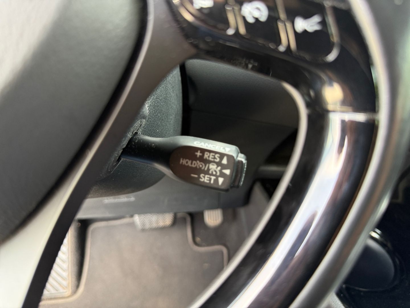 Toyota C-HR 1.8 Hybrid Club - Samsaru's Car Outlet