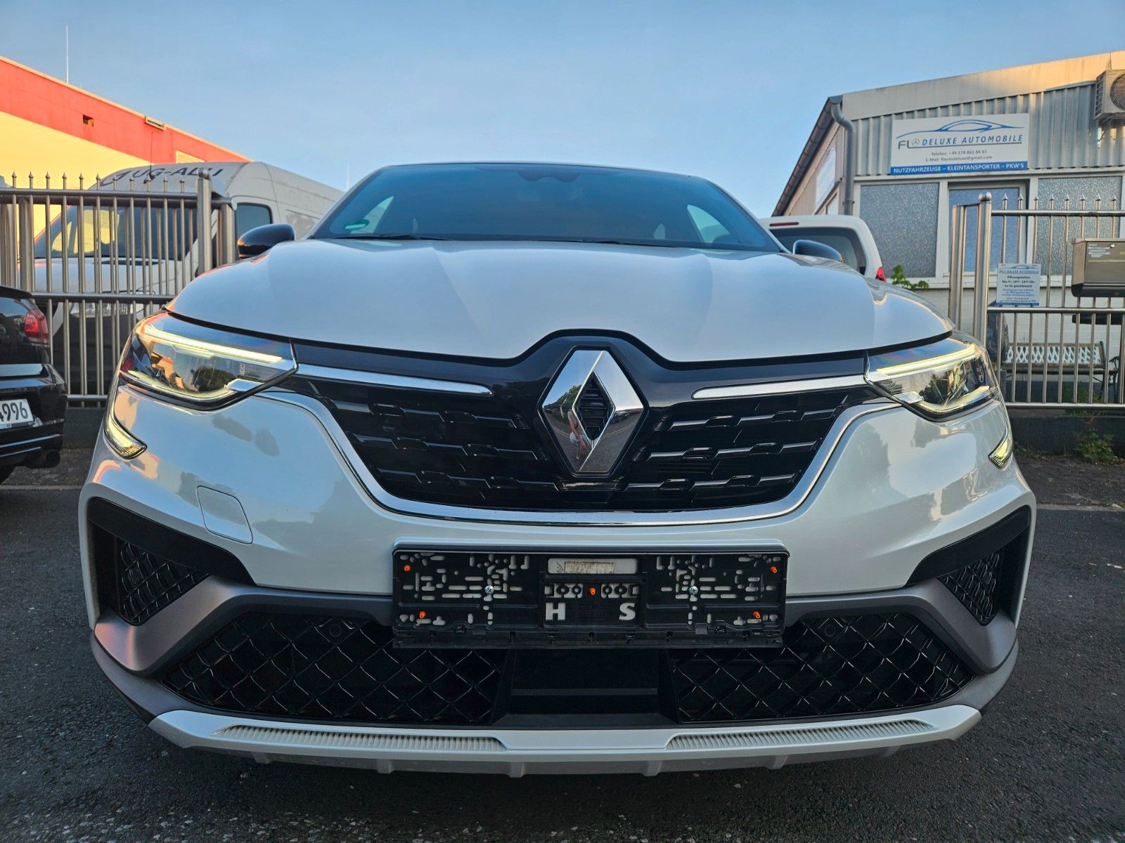 Renault ARKANA 1.3 TCE R.S. LiNE AUT BENZIN/HYBRID - Samsaru's Car Outlet