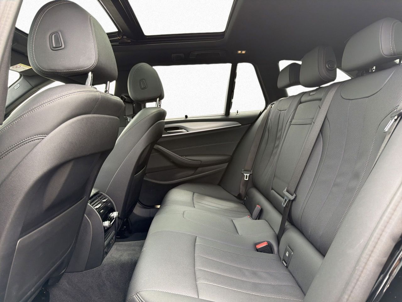 BMW 530e xDrive Tour Pano AHK AdLED St&Go 360° HiFi