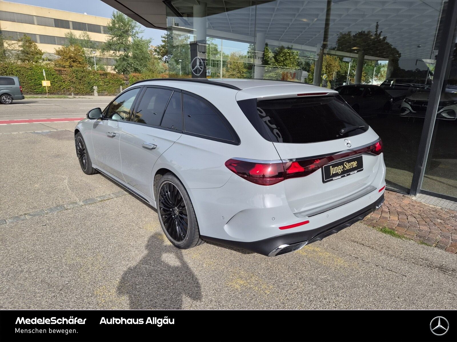 Mercedes-Benz E 220 T d 4M AMG Night Premium+ 20" Airmatic Pan