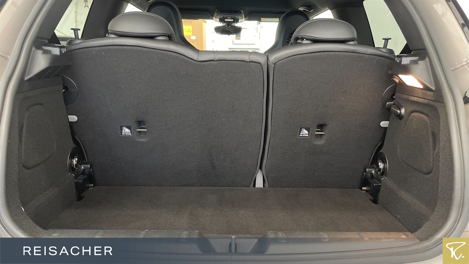 MINI Cooper A JCWTrim - Samsaru's Car Outlet