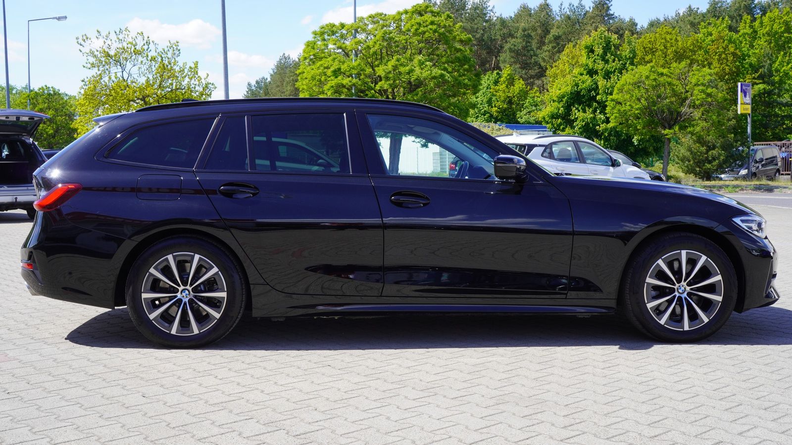 BMW 320e Touring xDrive Sport Line - Samsaru's Car Outlet
