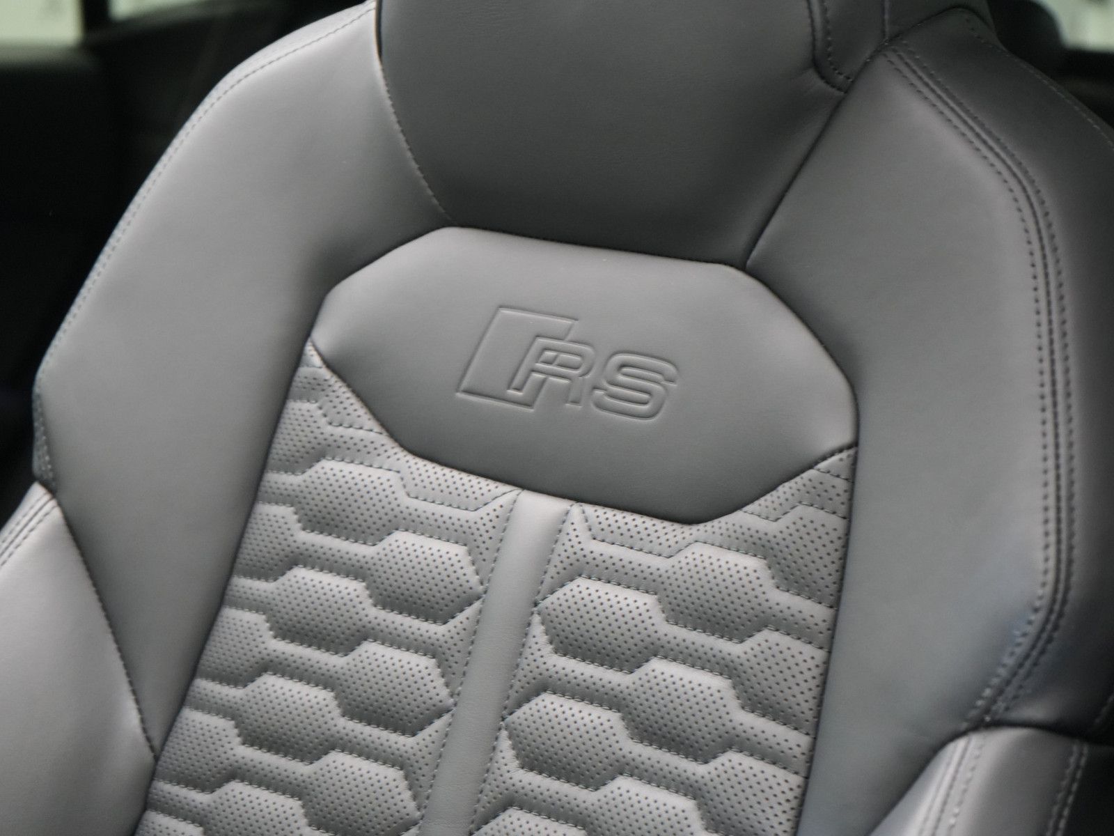 Audi RS Q8 ACC NAVI B&O SITZBELÜFTUNG STANDHZ RAUTE