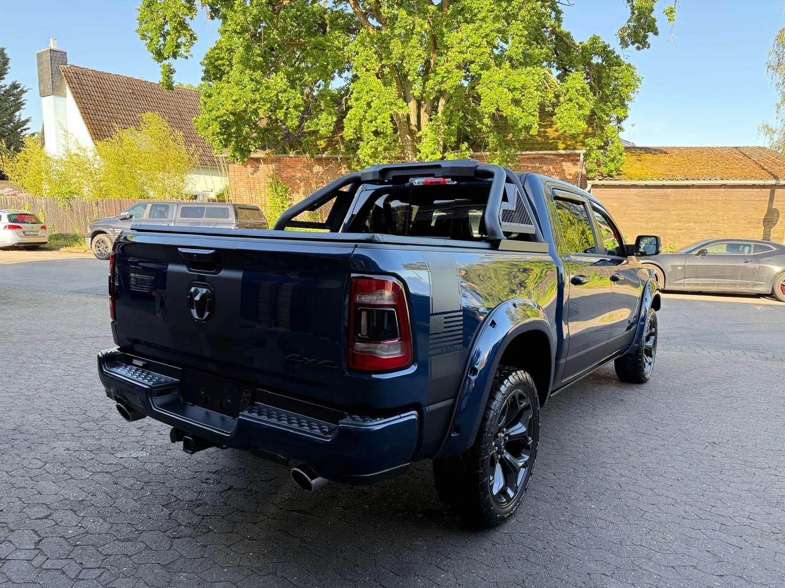 Dodge V8*4X4*PANO*12"RADIO*El.-TRITT*AHK*NAVI*GARANTIE