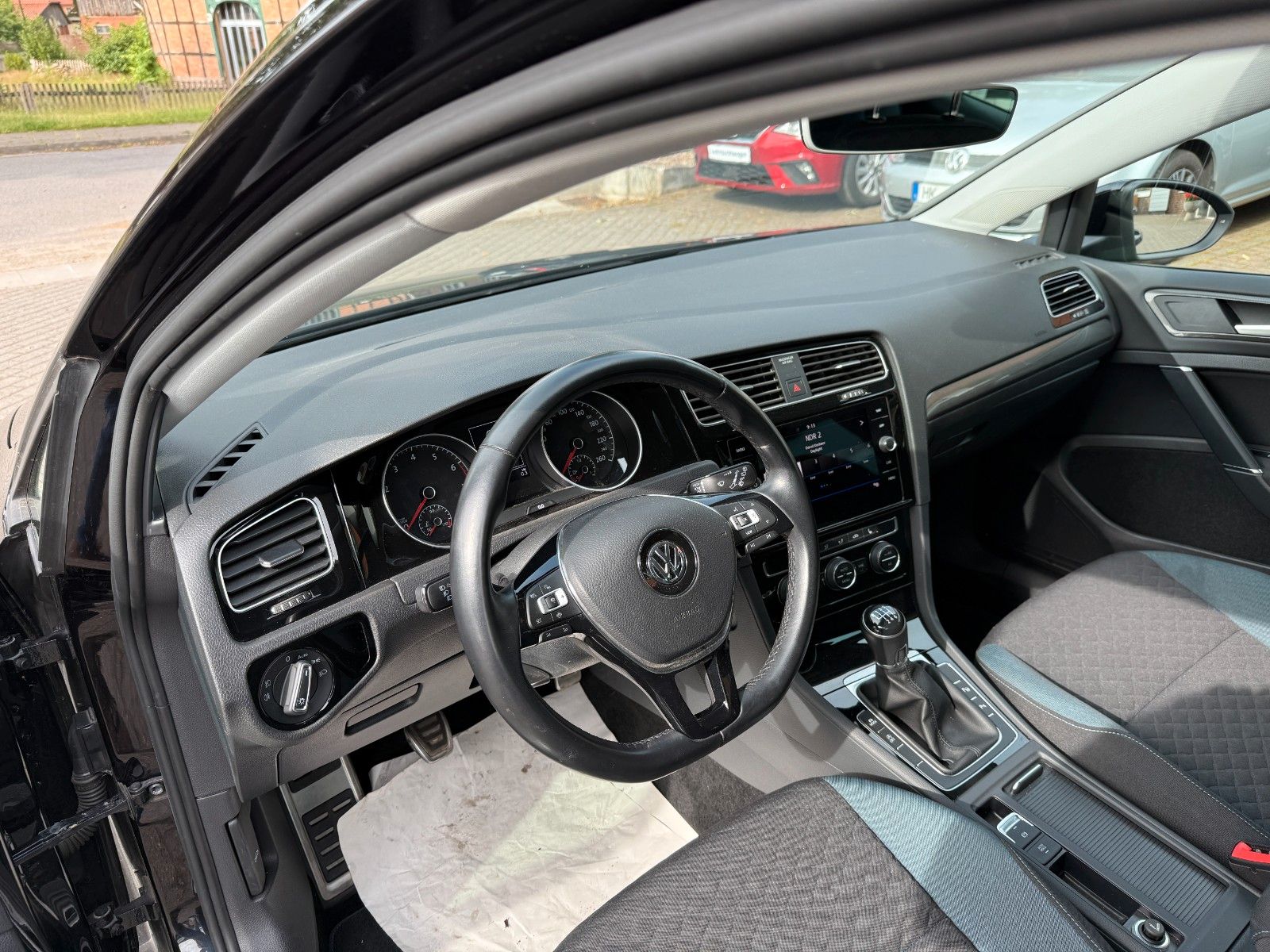 Volkswagen Golf VII Variant IQ.DRIVE - Samsaru's Car Outlet