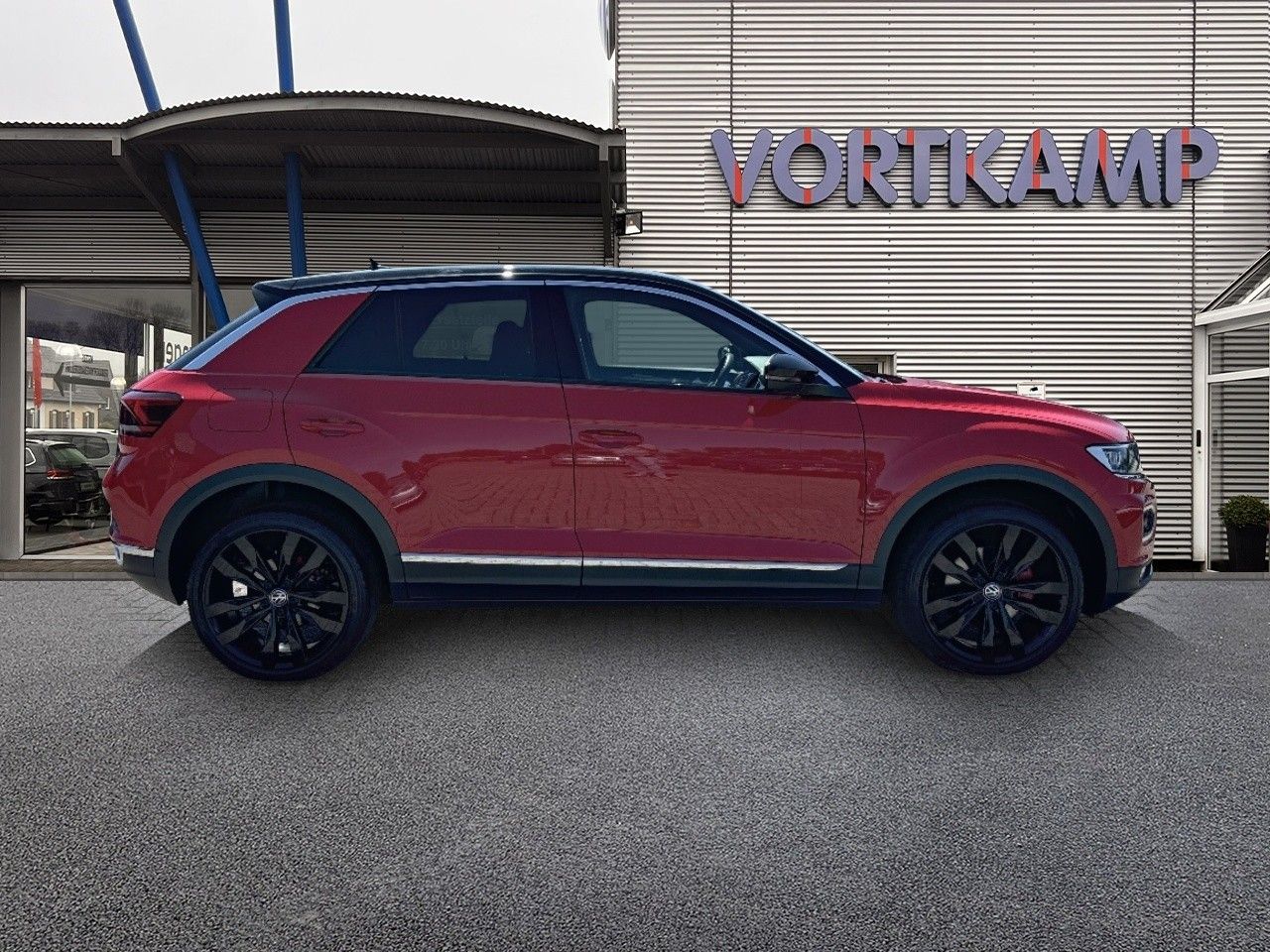 Volkswagen T-Roc Sport - Samsaru's Car Outlet