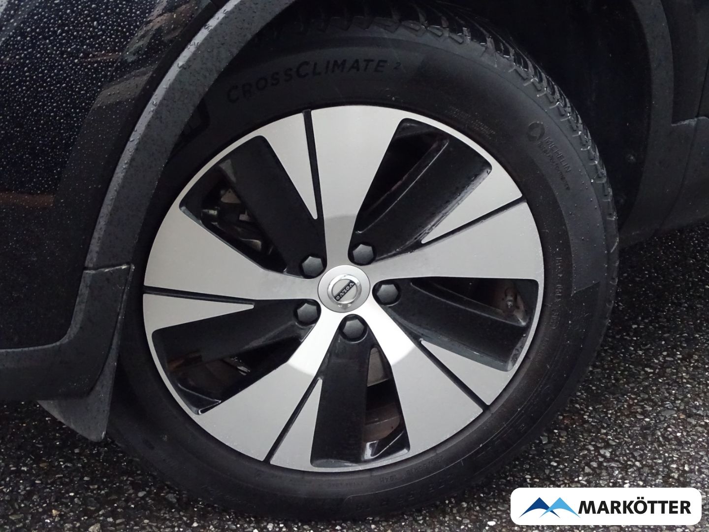 Volvo XC40 Plus Dark Recharge Plug-In Hybrid 2WD AHK