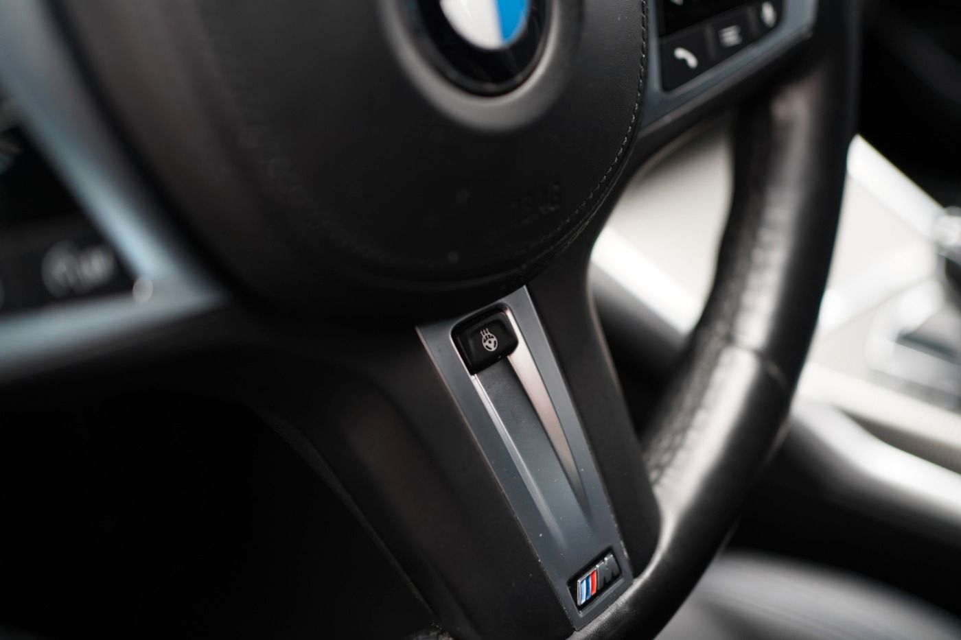 BMW 320d xDrive M-Sport - Samsaru's Car Outlet