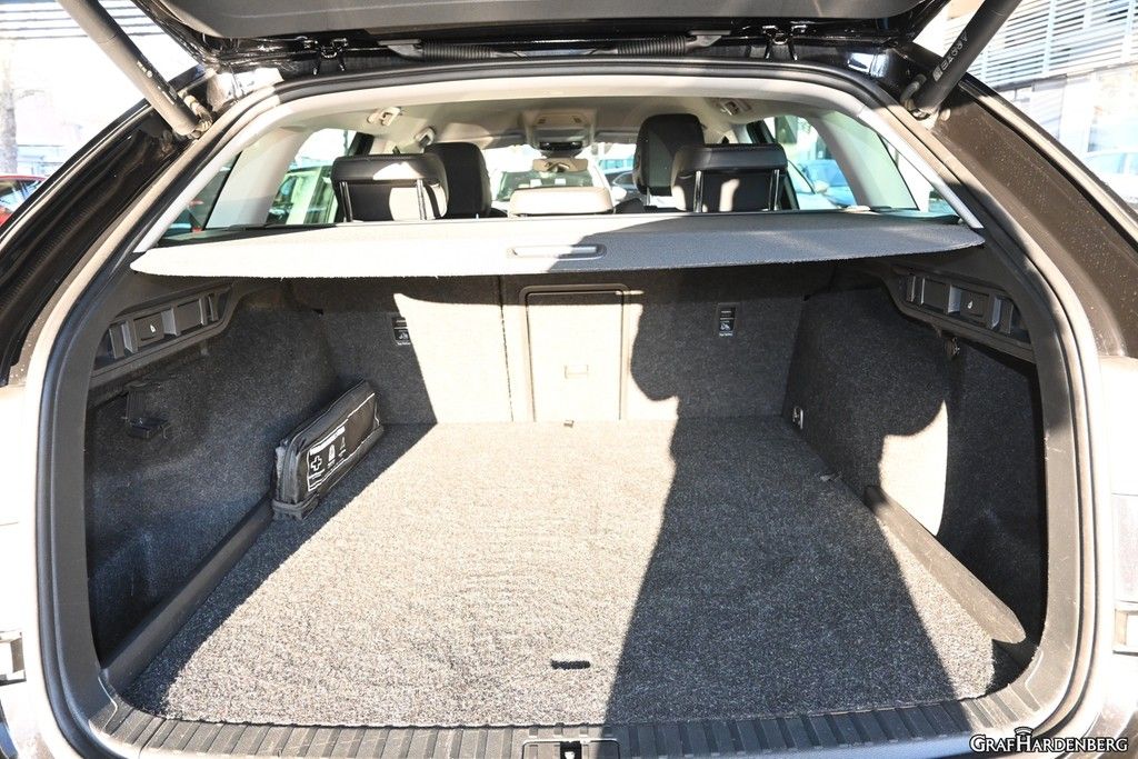 Skoda Octavia Combi 1.4 TSI iV Style iV - Samsaru's Car Outlet