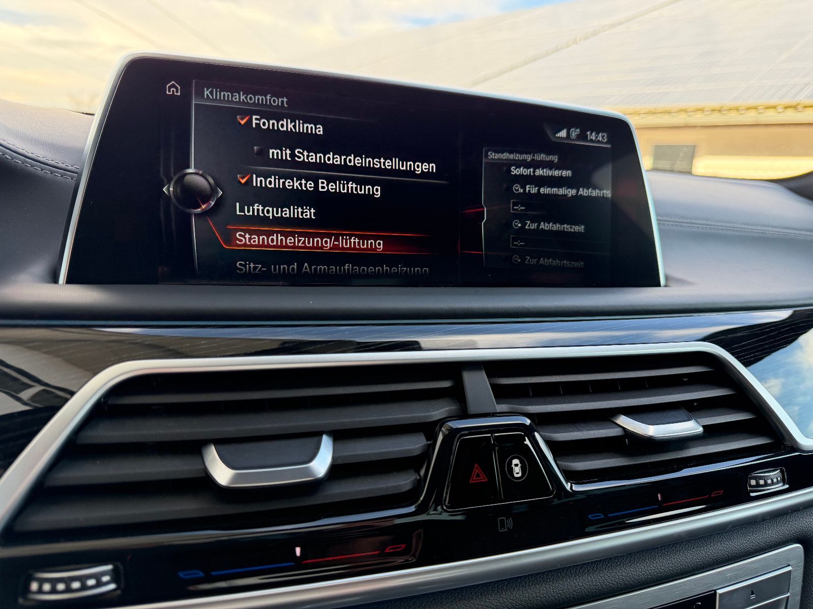 BMW 750ixDrive M-SPORT/MASSAGE/AHK/NIGHTV./LASER/H&K