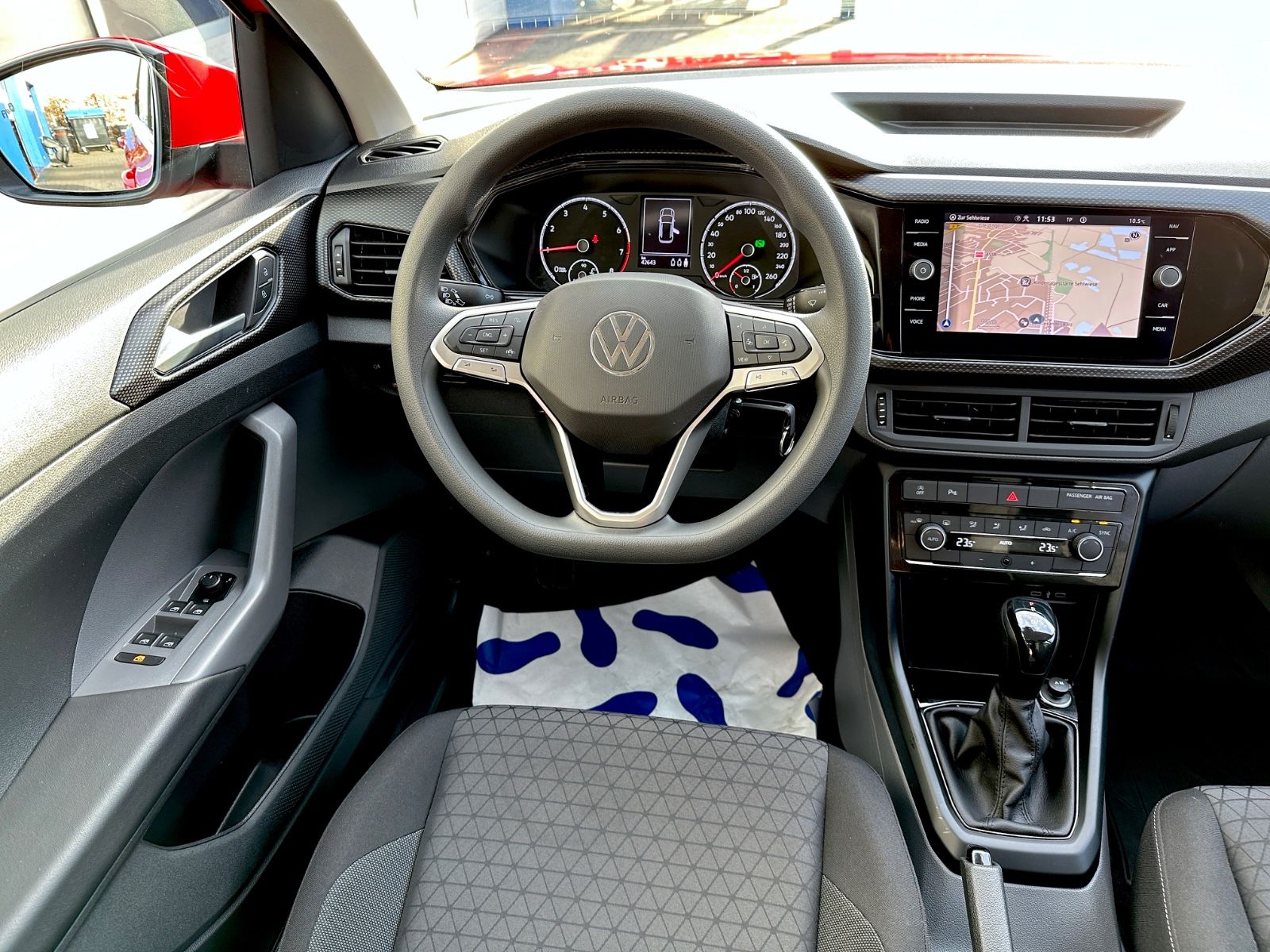 Volkswagen T-Cross 1.0 TSI Life - Samsaru's Car Outlet