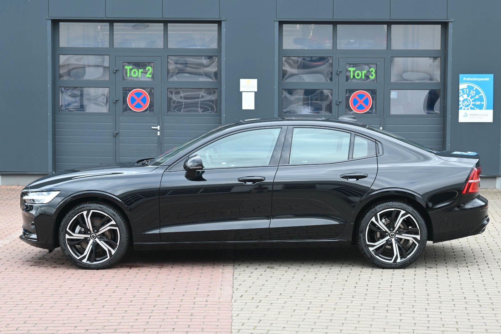 Volvo S60 B4 Benzin Plus Dark'STHZG*360°*PANO*