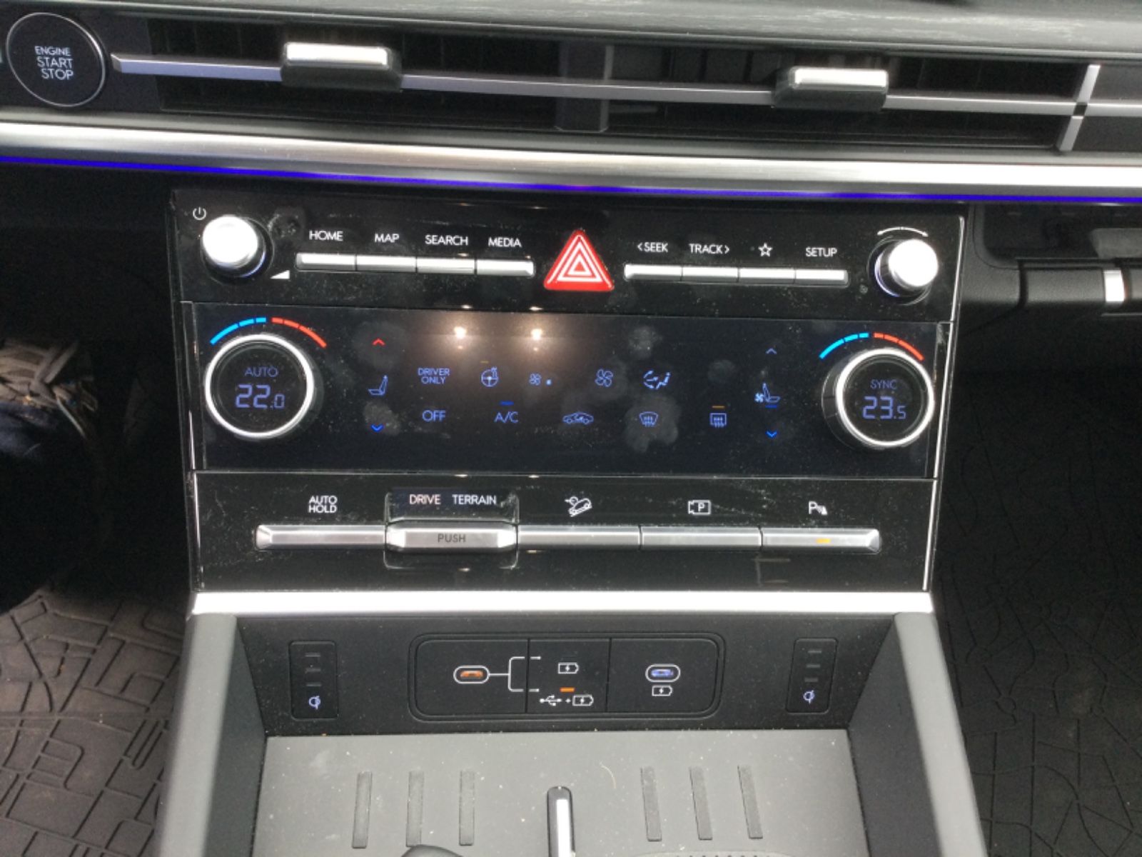 Hyundai Santa Fe 1.6 T-GDI Hybrid 4WD - Samsaru's Car Outlet