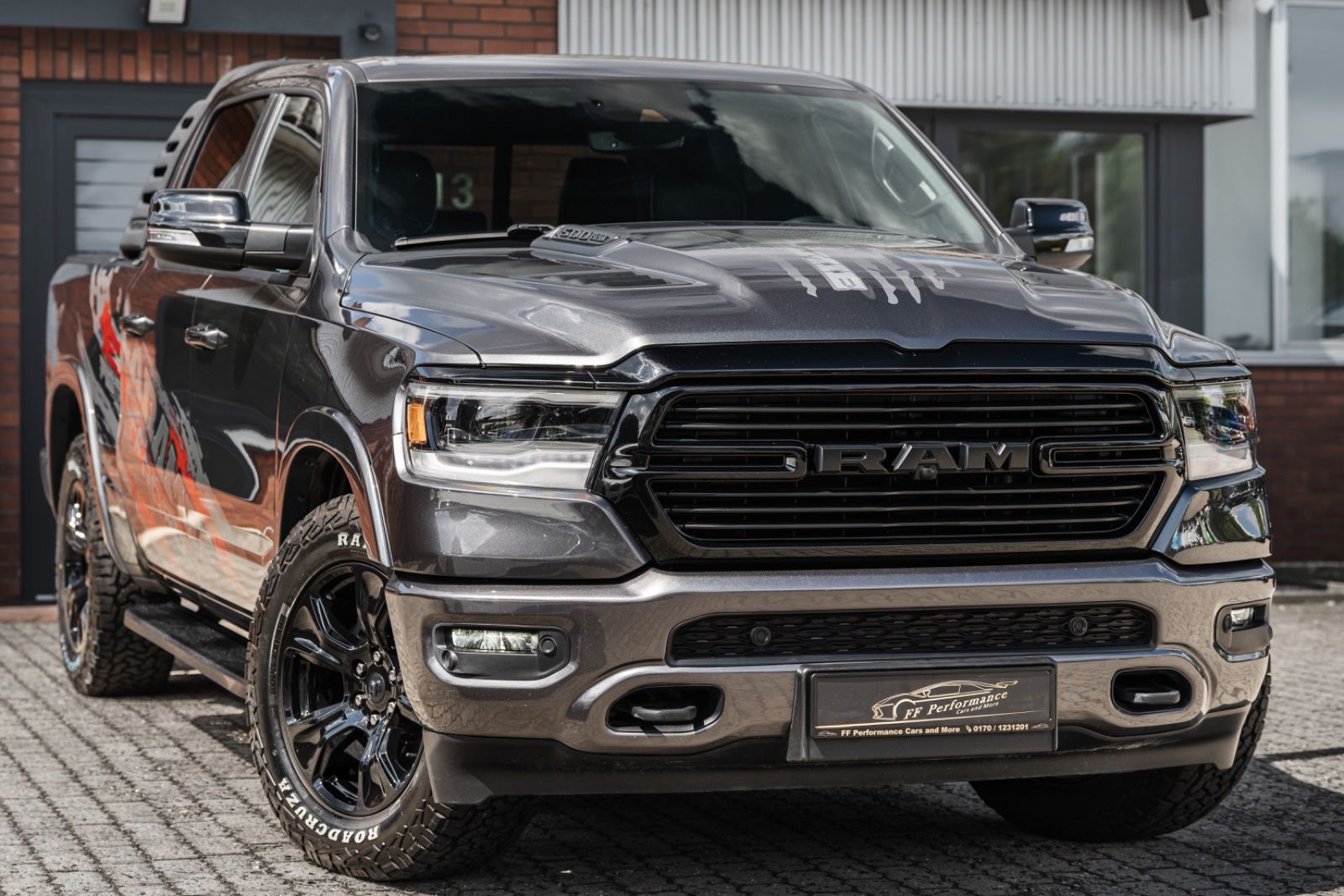 Dodge RAM5.7Laramie E-Torque/LPG/Navi/360*Dig-T/Pano