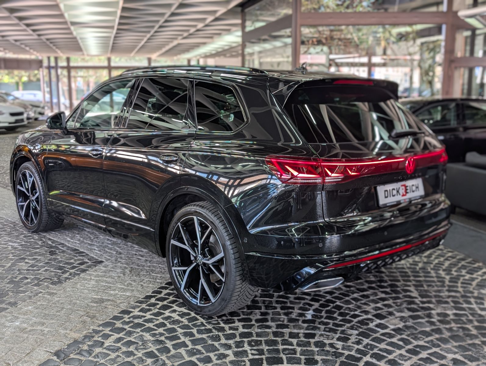 Volkswagen Touareg 3.0TDI 4M R-Line VOLL Black 22" UPE 114T